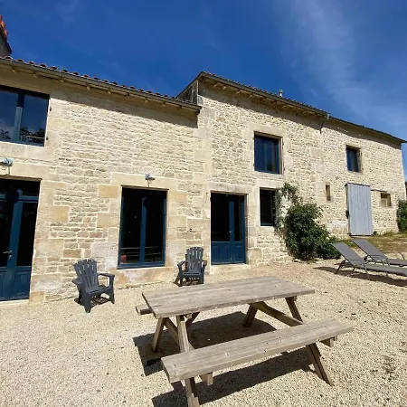 Chateau Des Loups - Les Cypres * Echire